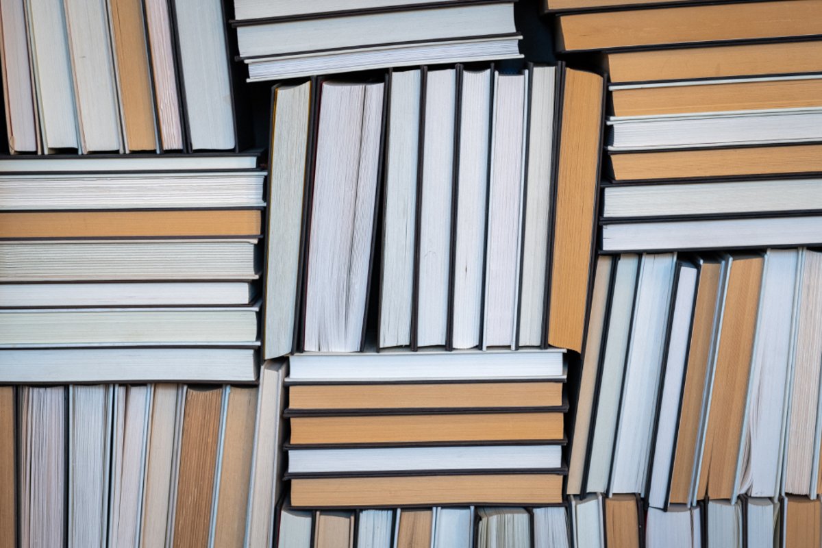 كتب وقرطاسية